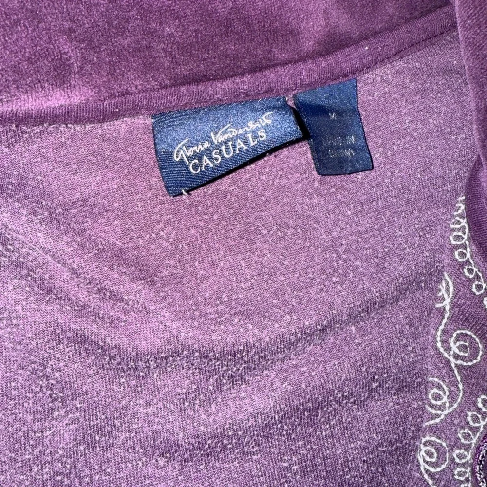 Detailed Embroidered Zip-Up Jacket - Picture 4 of 4